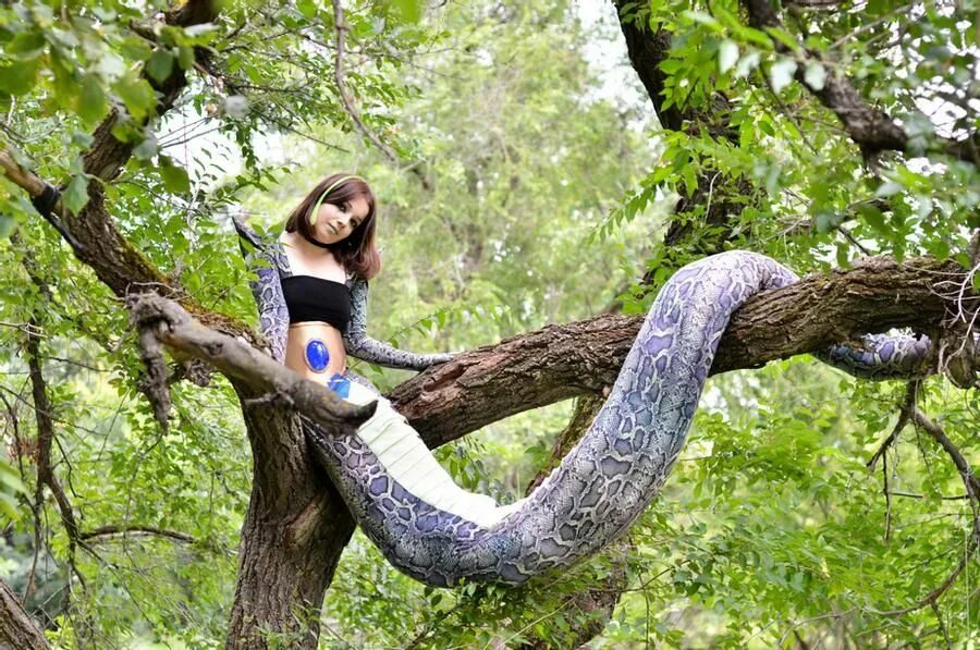 Huge sharp mythical snake like recorded