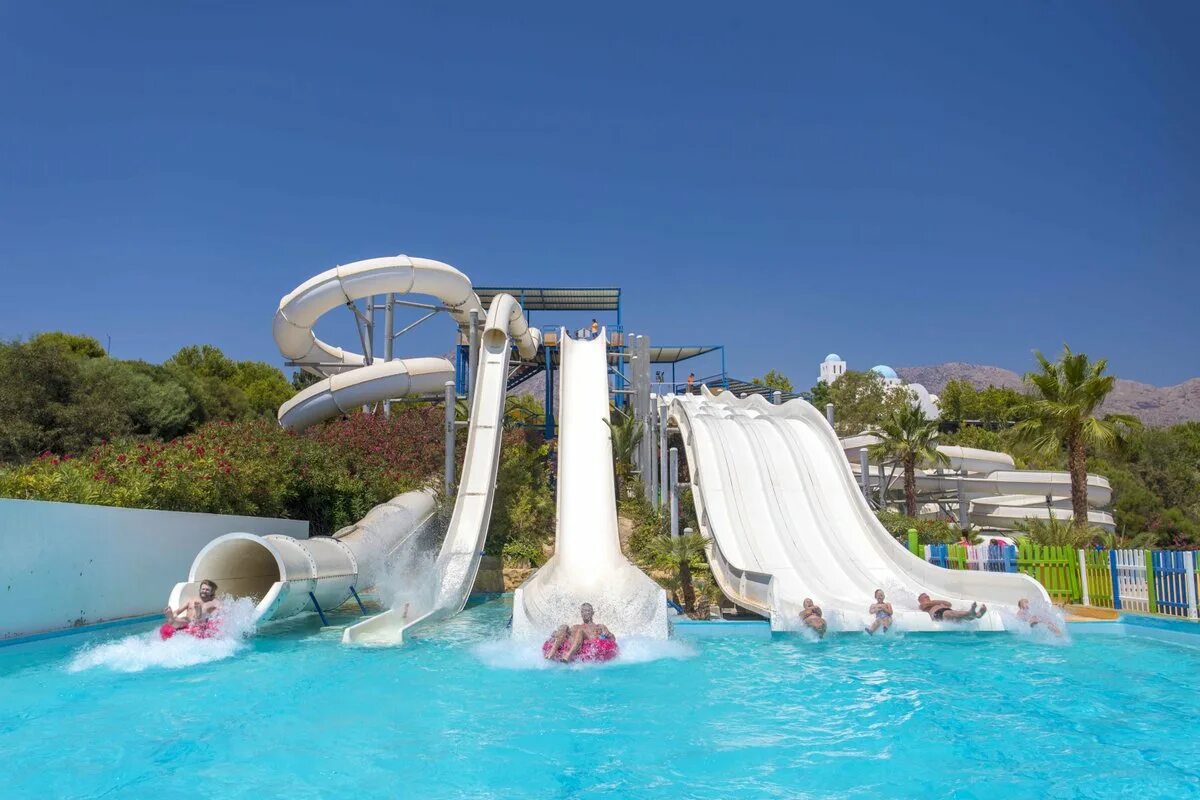 Aqua natura. Aqua Natura Benidorm. Бенидорм аквапарк. Terra Natura Benidorm. Бенидорм Аква натура аттракционы.