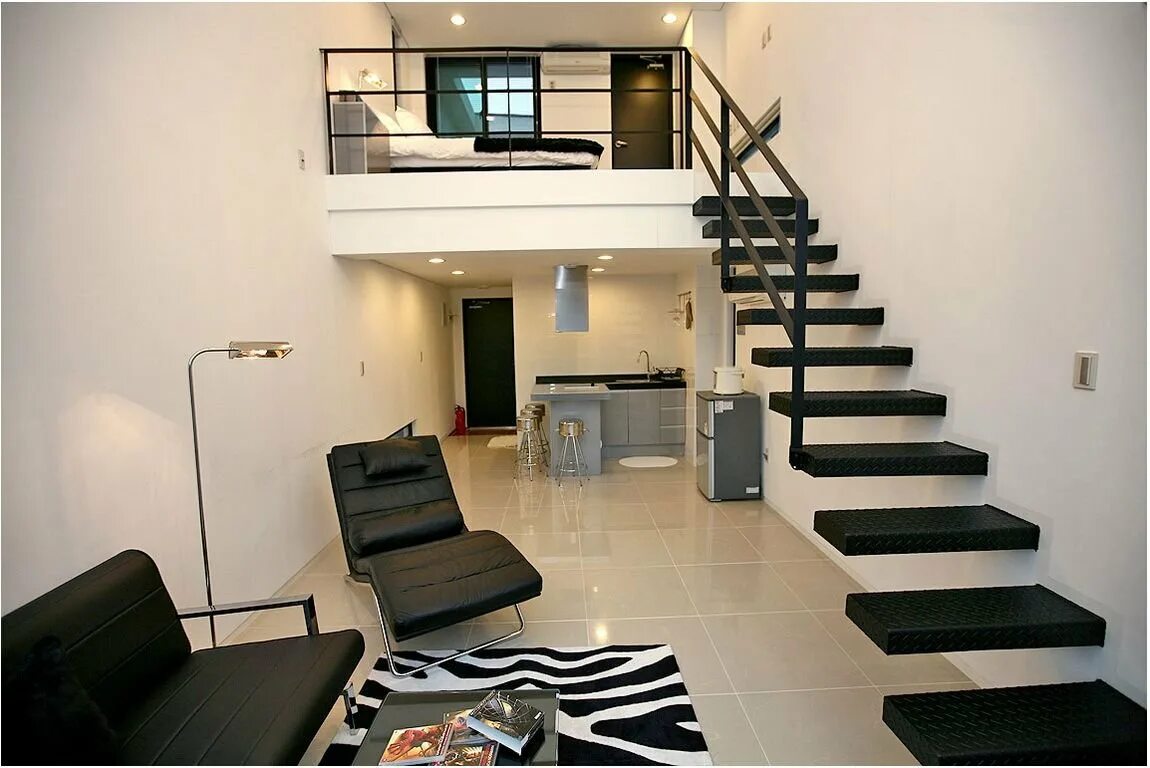 Маленькая двухэтажная квартира. Лестница в двухуровневой квартире. Комната с лестницей. Двухэтажные квартиры в Корее.