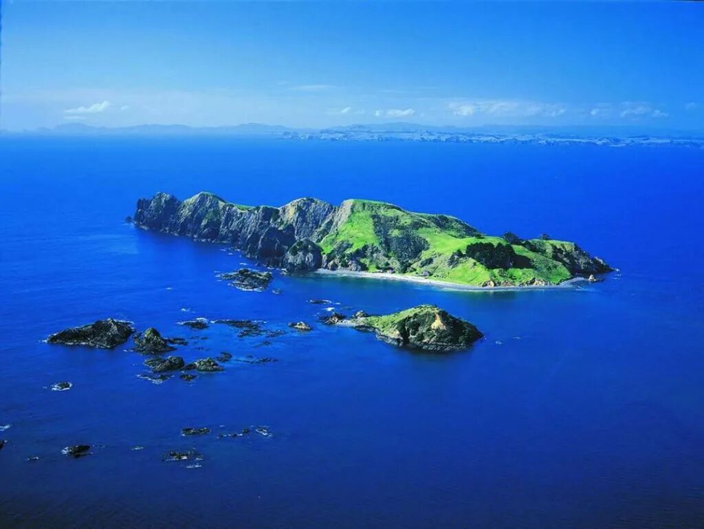 Новые острова отзывы. Острова Баунти новая Зеландия. Красивые Тихоокеанские острова. Острова намло. Мы остров.