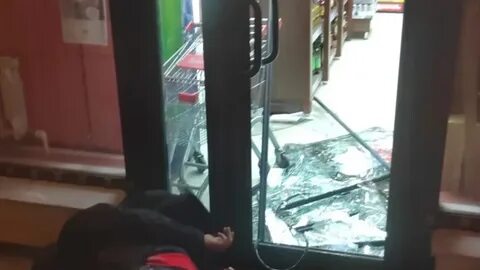 Не заметил стекло