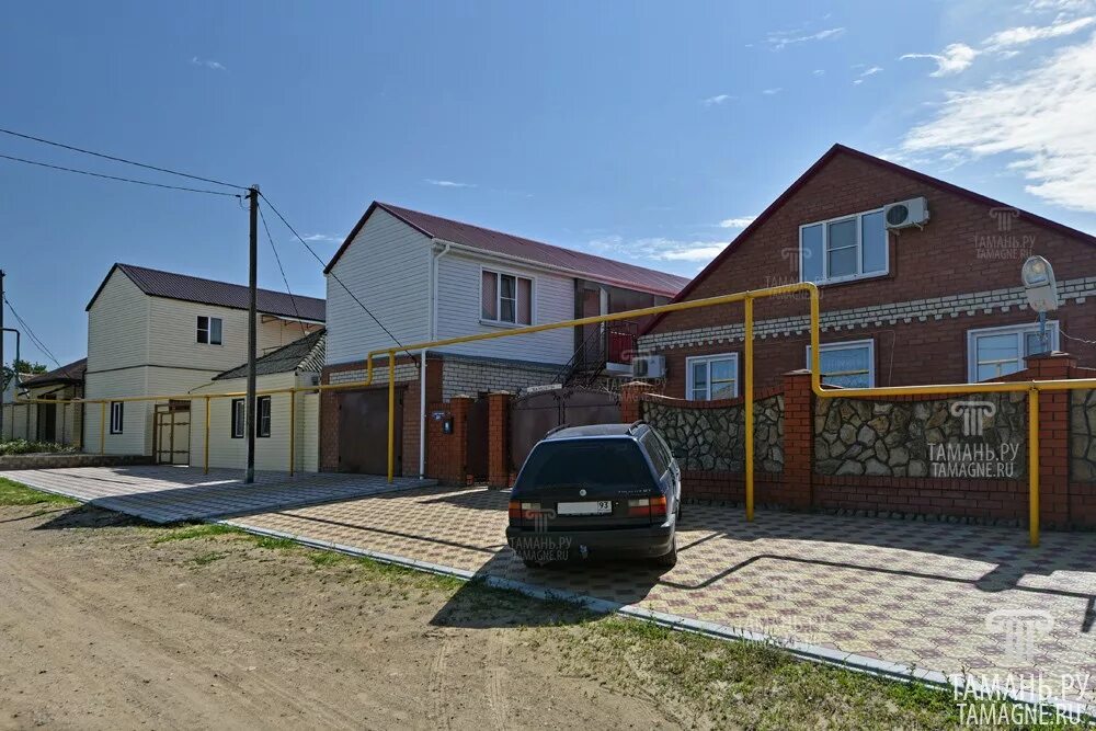 Тамань дома. Голубицкая улица таманская 33. Пятиэтажка тамань. Отель волна краснодарский край поселок волна тамань. Пятиэтажка тамань.