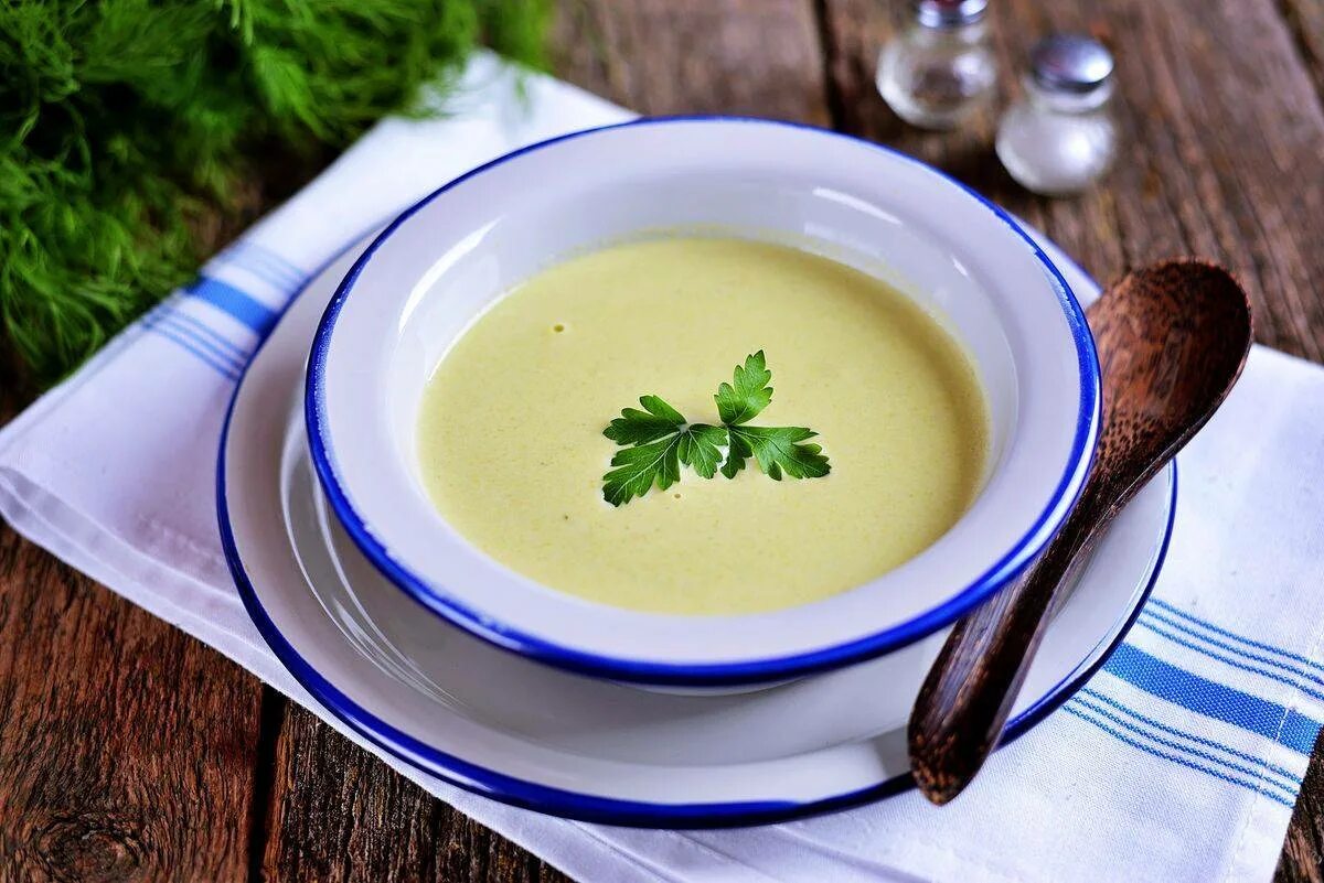 Самый вкусный суп пюре. Картофельный суп пюре. суп картофельный протертый. суп пюре из печени. пюре из артишоков.