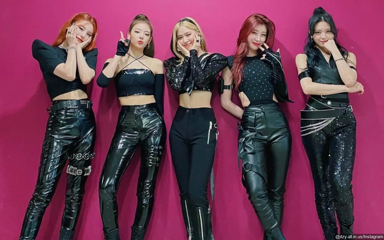 Itzy mafia in the morning. Itzy guess who. itzy yeji. itzy mafia. itzy ryujin mafia.