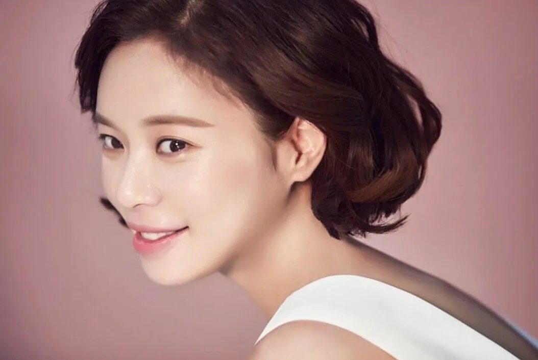 Хван джон ым биография. Хван джон ым биография. Хван джон-ым. Хван чжон ын. Хван чжон ым фигура.