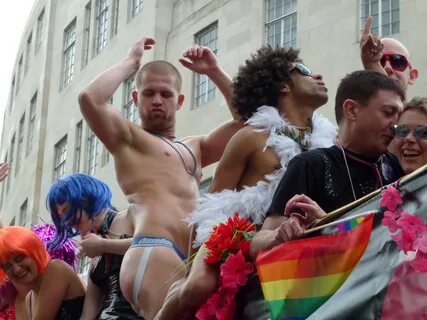 London Pride 2011 (5894108535).jpg. 
