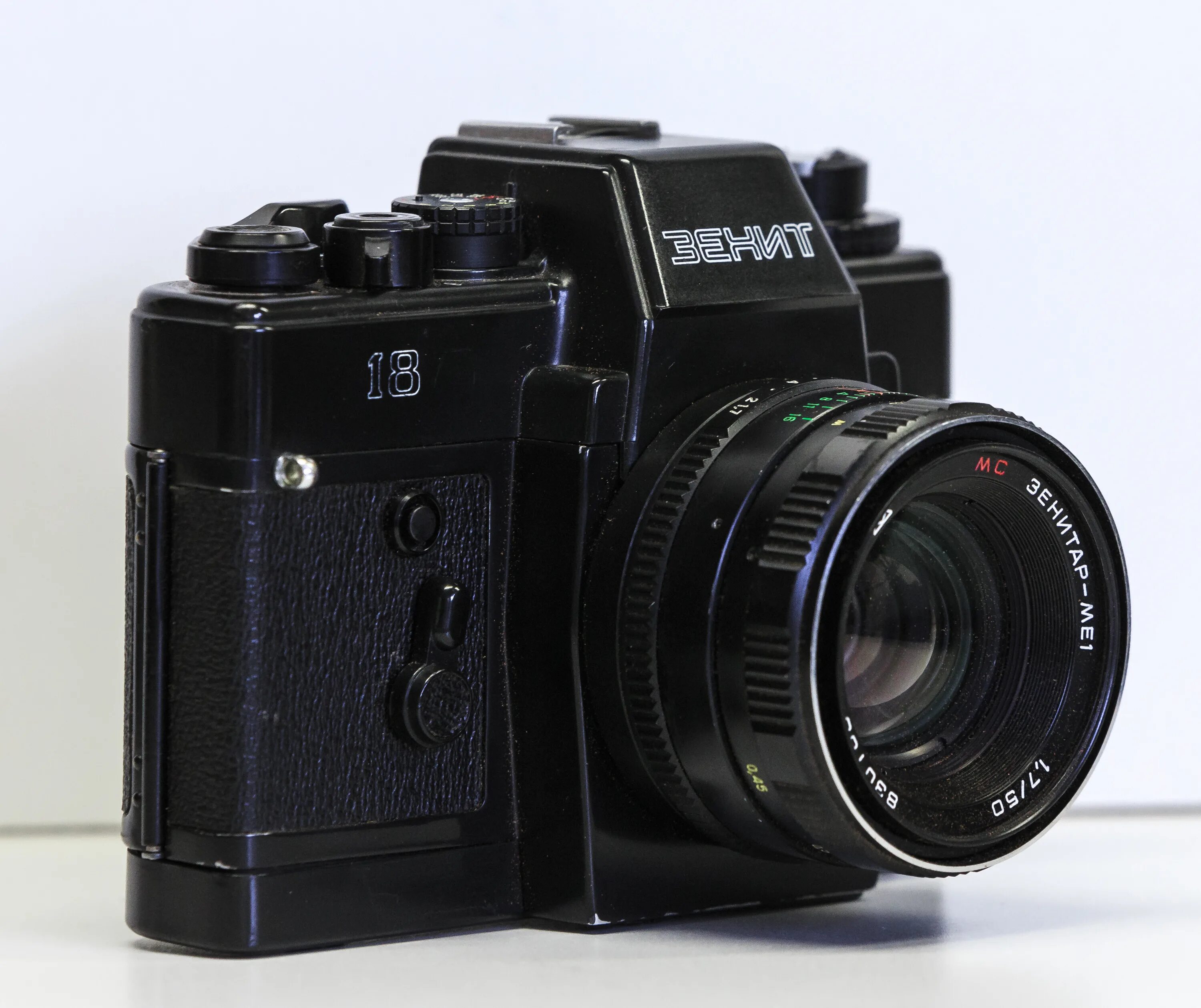 Фотоаппарат зенит 620. Пленочный фотоаппарат zenit. Камера зенит. Фотоаппарат зенит 15. Зенит 11.