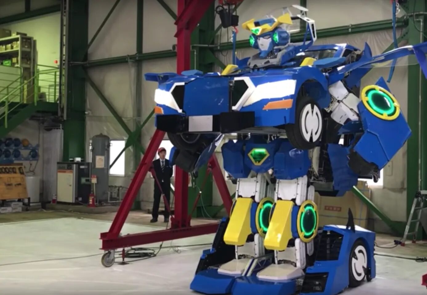 Тоботов которые в машины превращаются. Роботы машинки. Робот превращается. Машина трансформер. Robosen трансформер робот.