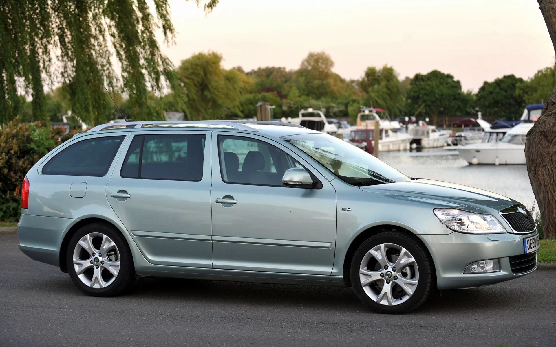 Д13 2008. Skoda Octavia Combi 2008. Octavia 2008 Combi. Skoda Octavia Estate.