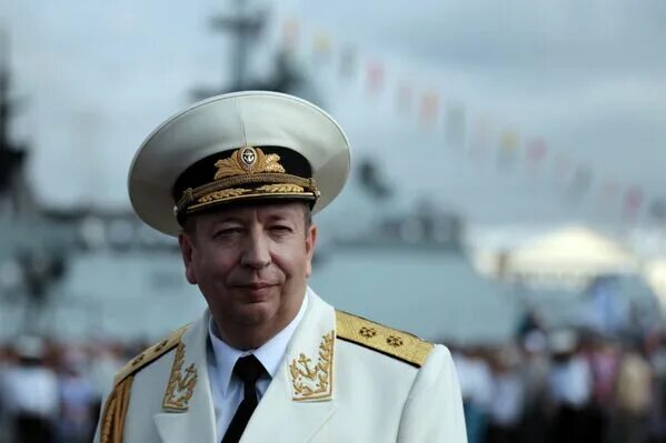 Главнокомандующий ВМФ поздравил с Новым годом экипажи кораблей и судов, выполняю