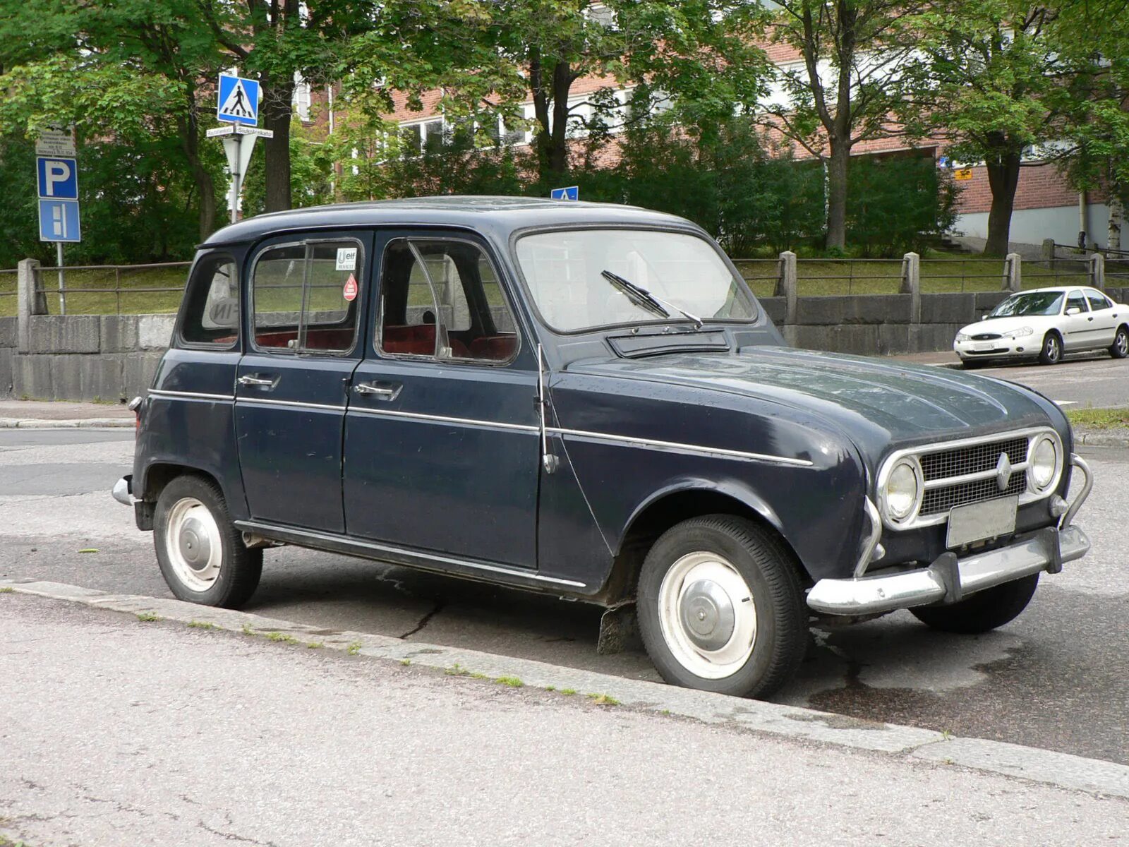 Рено 4 купить в россии. Renault 4l. Рено 4. Рено 4 93. Рено 4 1974.