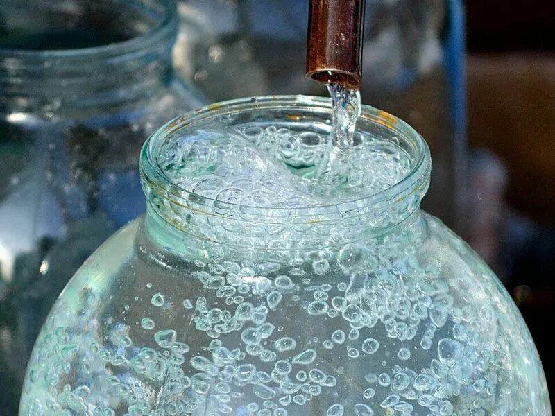 Как использовать крещенскую воду дома