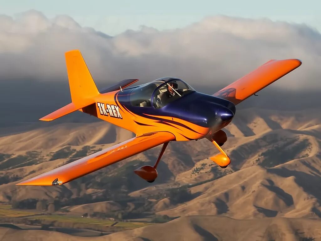 Легкая авиация. Спортивные самолеты. Двухмоторный спортивный самолет. Спортивные реактивные самолеты. Одномоторный винтовой самолет.