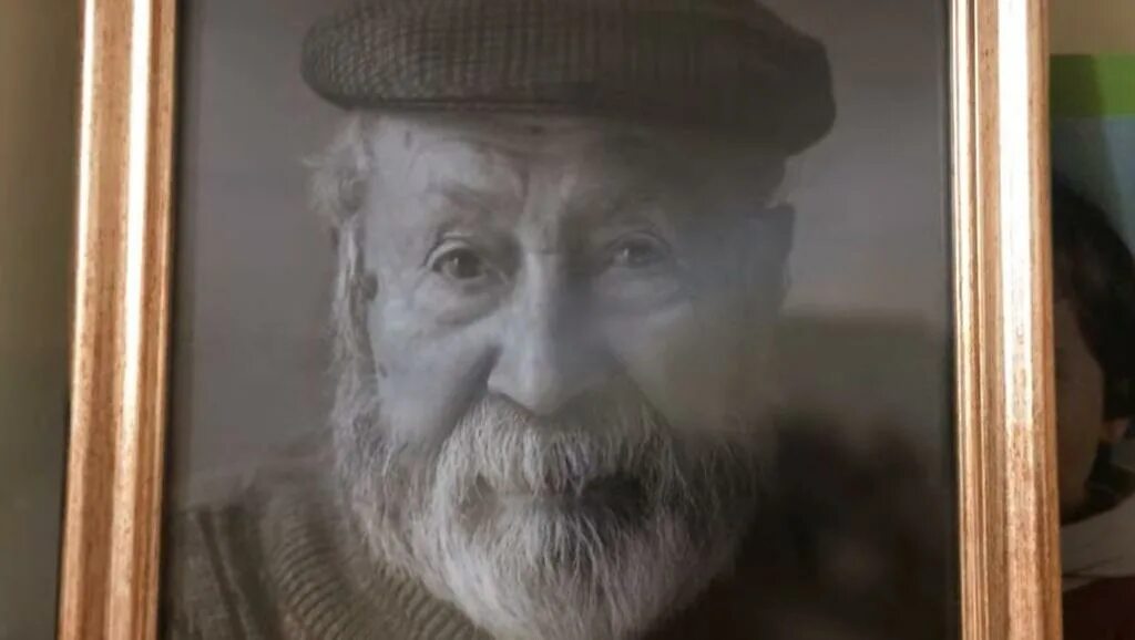 Самый старый мужчина умер. Старик француз. Долгожитель Люсиль Рандон декан. Самый возрастной житель Франции. Старый мужчина француз.