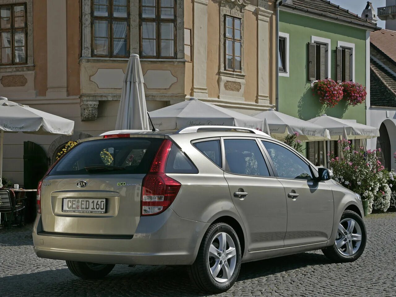 Сид первое поколение. Kia Ceed 2010 универсал. Kia Ceed 2009 универсал. Kia Ceed SW 2010. Kia Ceed SW 2009.