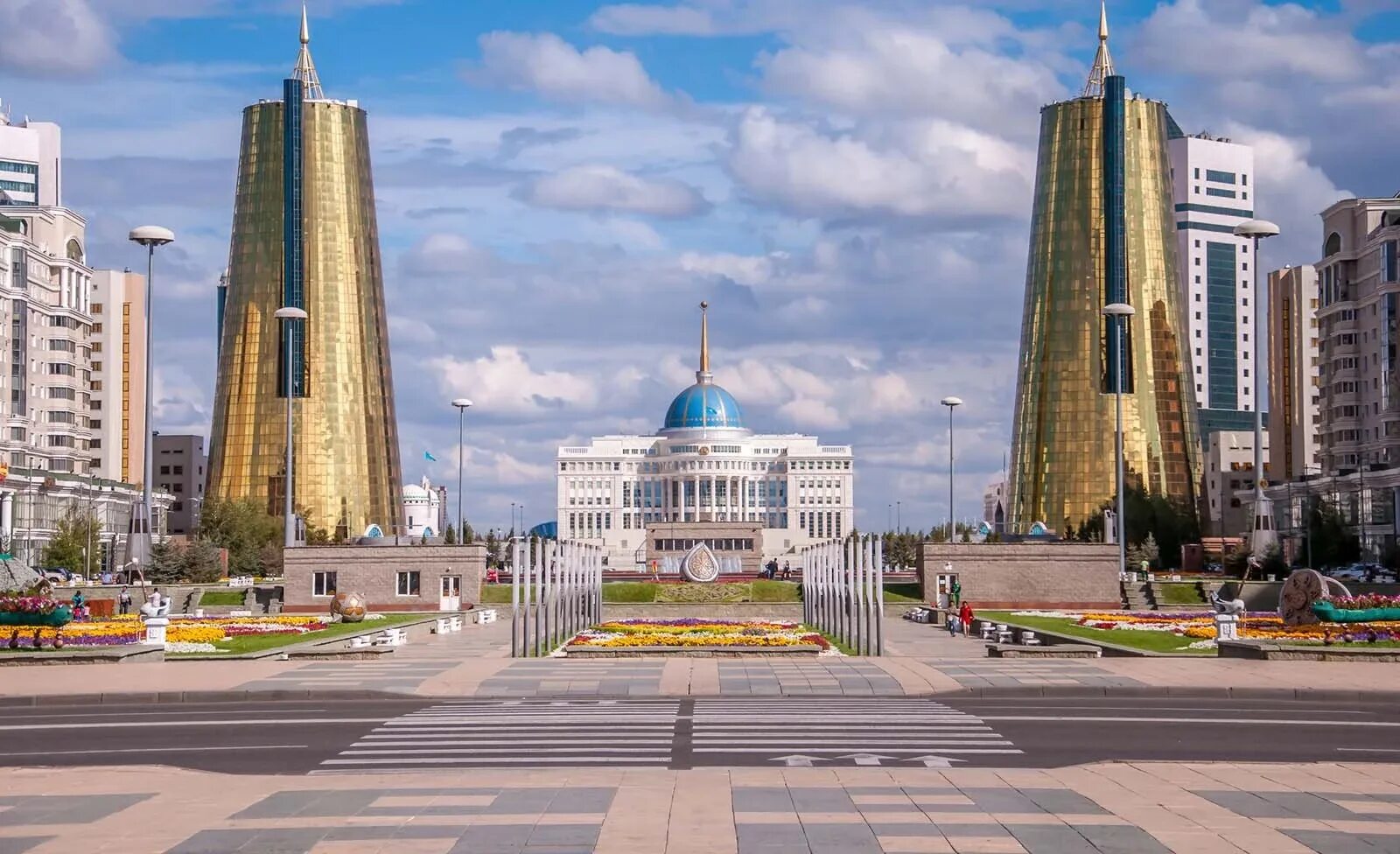 Астана расположена. Город Нур Нурсултан.