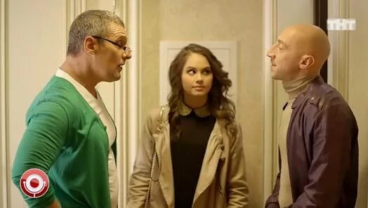 Отпрашиваем девушку. Мужчина держит натруках. Серж горелый тнт4. Мем мужчина оборачивается. Что делать если родители не разрешают.