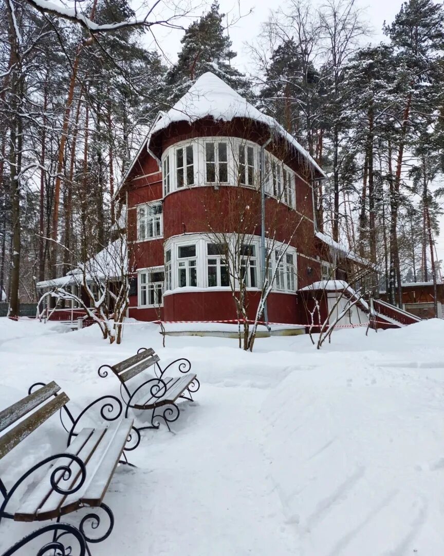 Писательский городок. Переделкино писательский поселок. Поселок писателей Переделкино. Посёлок Переделкино городок писателей. Москва писательский городок в Переделкино.