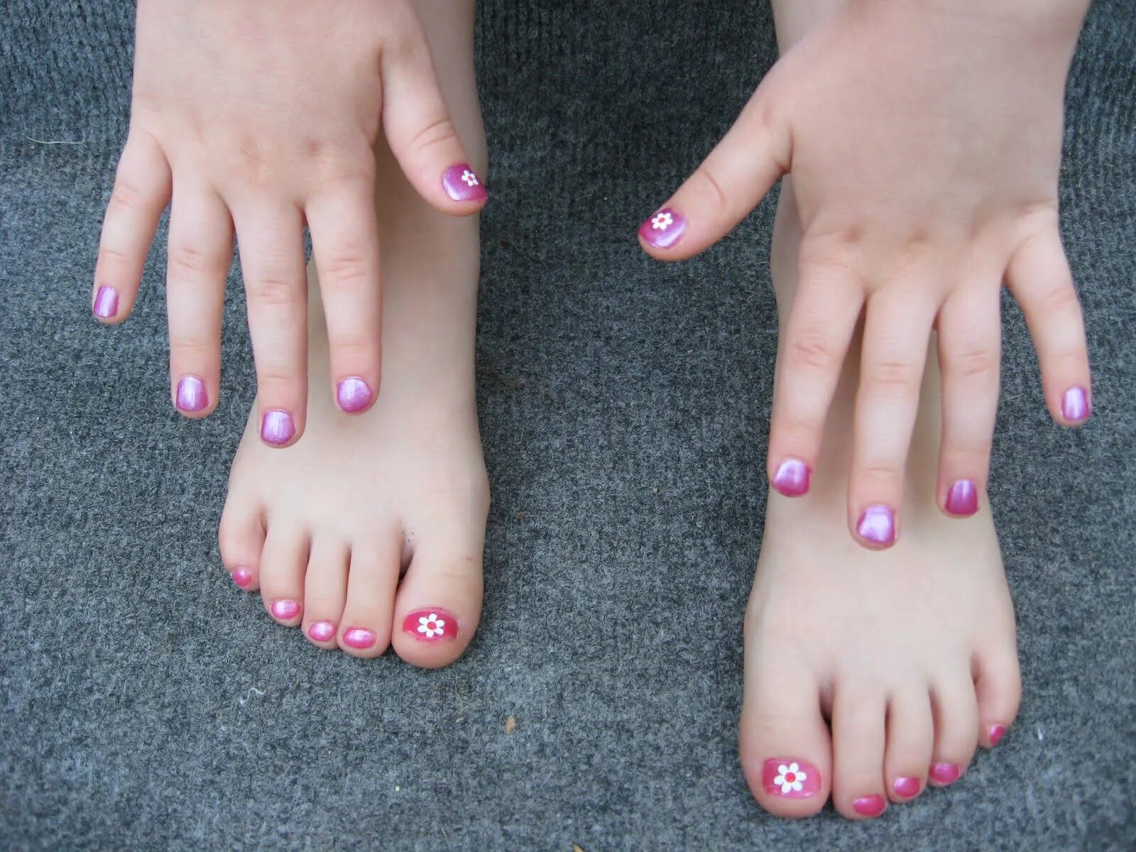 Девочка Toes. Little Pink Toes. Point Toe.