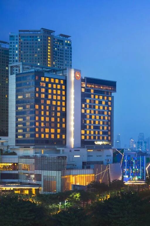 Пулман гостиница тбилиси. Jakarta hotel. Jakarta hotel. Бассейн отеля four seasons лондоне. Гостиница в джакарте.