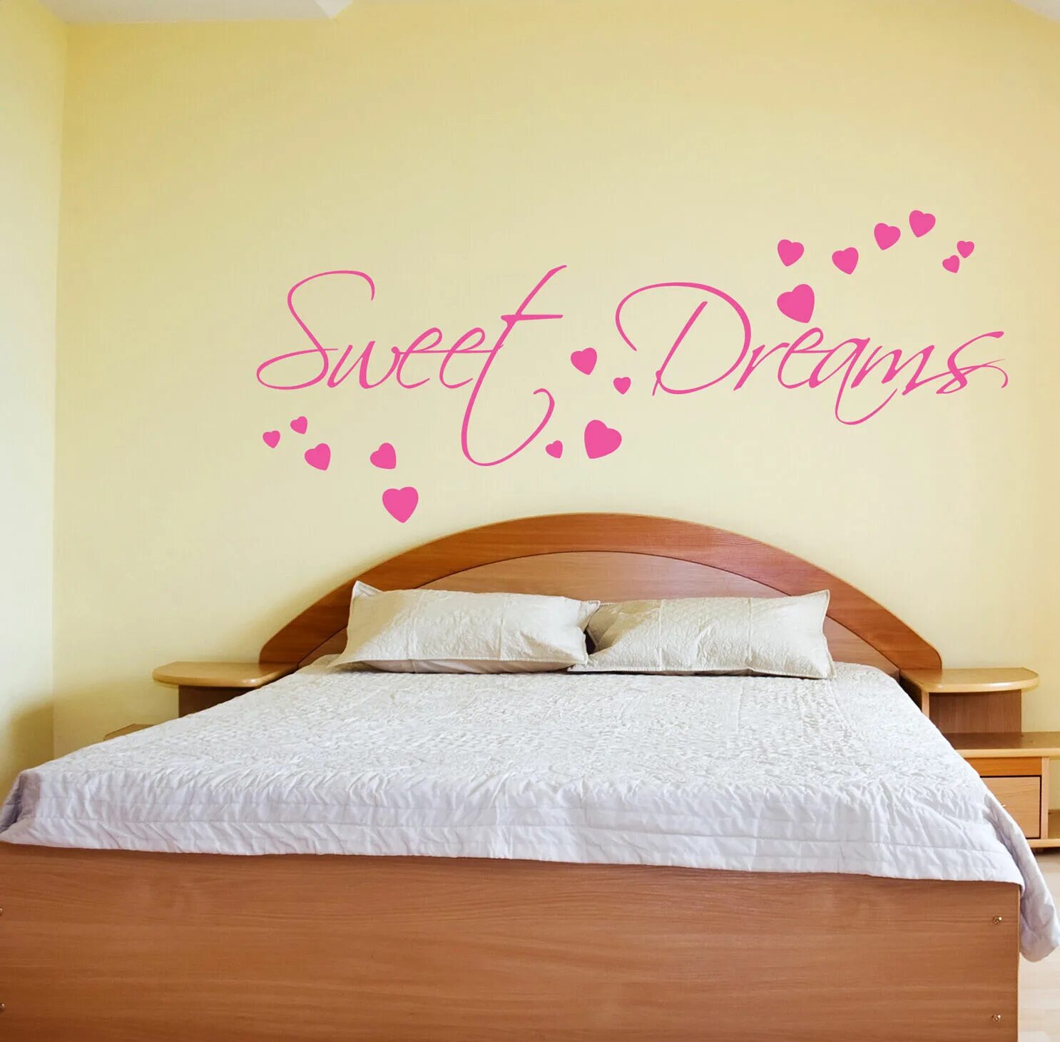 Включи sweet dream. Sweet Dream. Bedroom надпись. Цитаты про спальню. Обои в спальню для любящих людей.