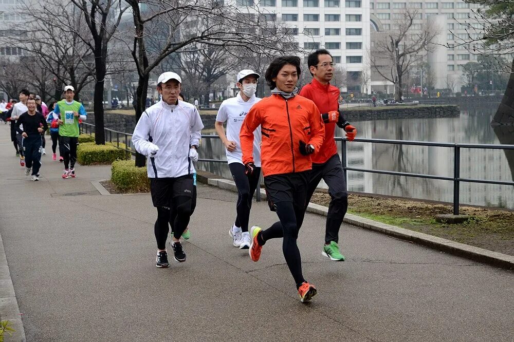 хидекичи миядзаки. хидекичи миядзаки. трагический финиш марафон япония. бегущий японец. японский бег.