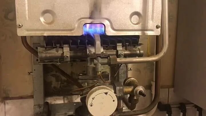Не горит колонка. Колонка нева 3208 запальник. котел нева 3208. газовая горелка газовой колонки нева 3208. запальник для газовой колонки нева 3208.