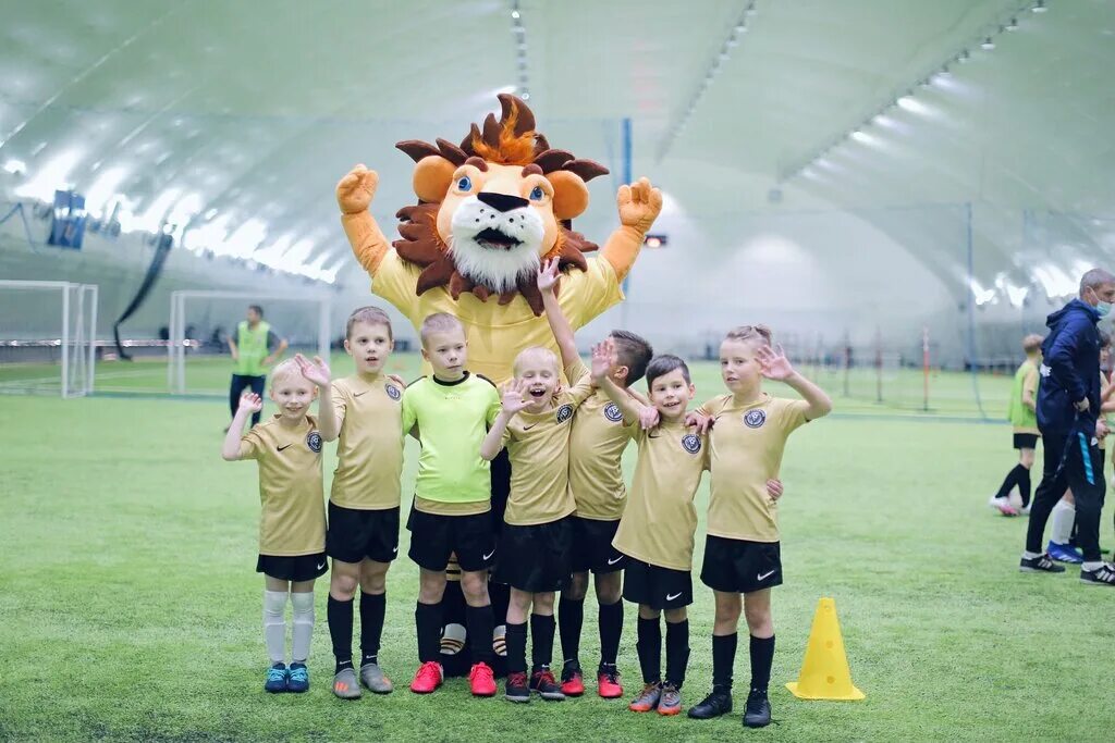 Манеж кировец санкт-петербург. Манеж восхождение. Санкт-петербург кировец стадион манеж. Центр футбольной подготовки восхождение санкт-петербург. Стадион кировец санкт-петербург восхождение.