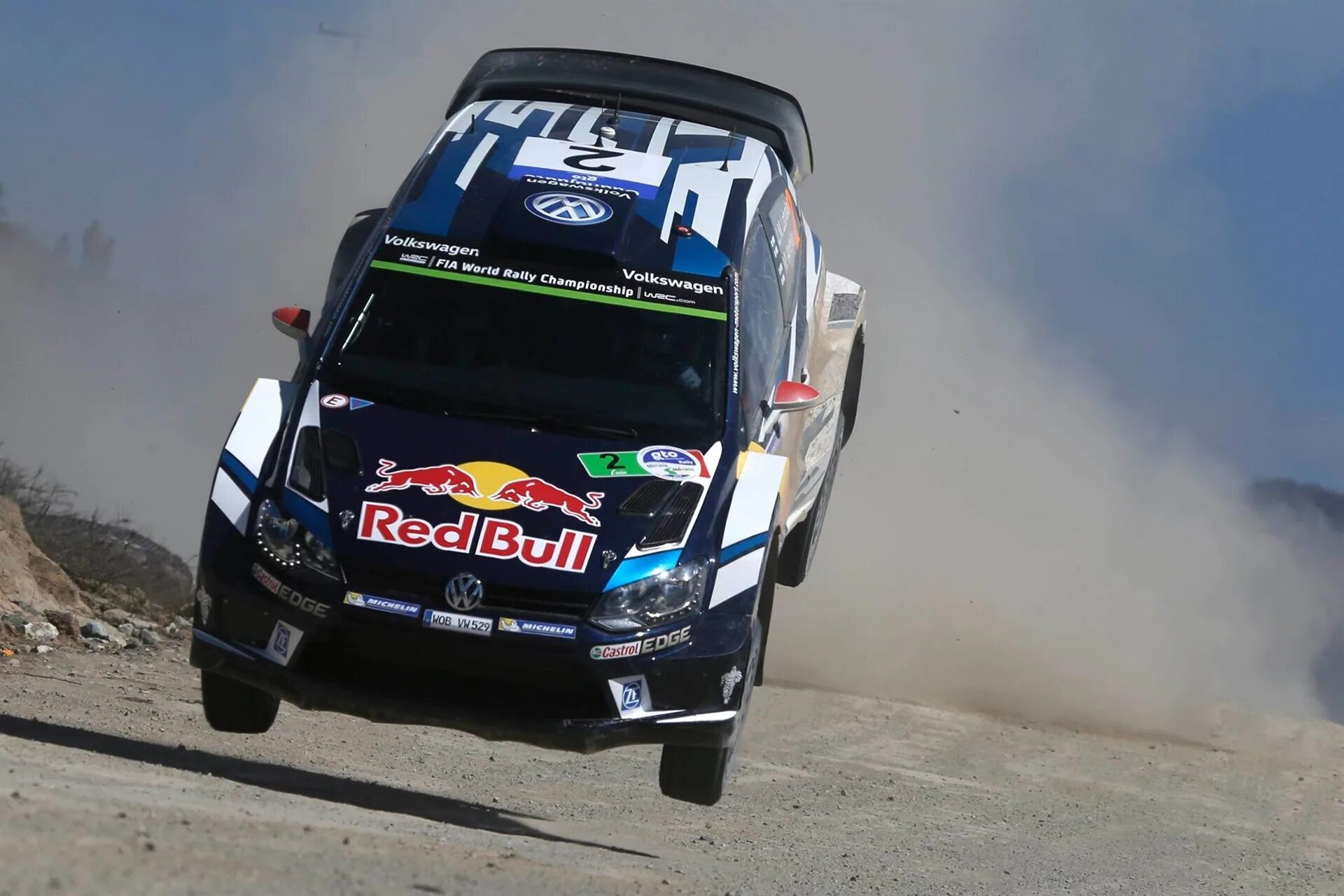 Кролик питер книга. Грег дэвис. Touch your nose. Nose scratch. Чешет нос.