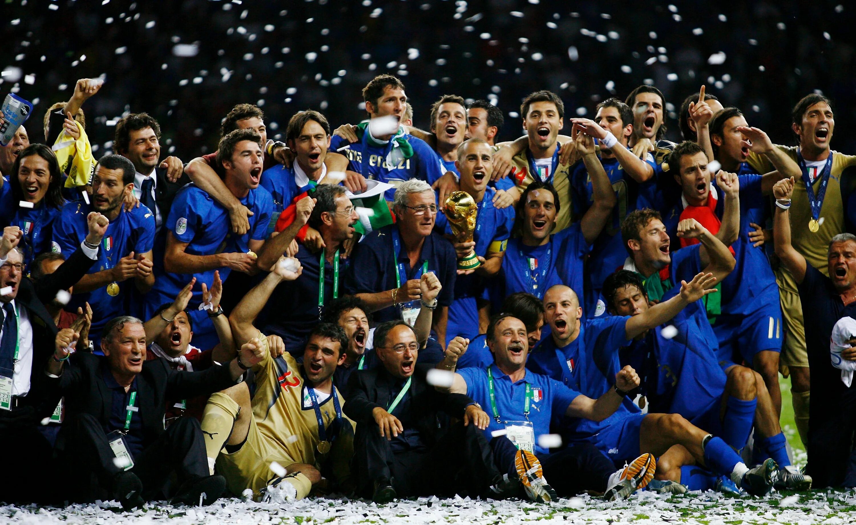 1 world cup. Сборная Италии ЧМ 2006. Сборная Италии по футболу 2006. ЧМ 2006 чемпион.