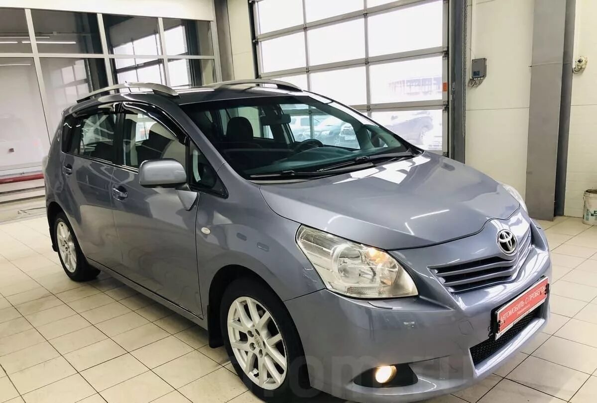 Куплю тойота б у красноярск. Toyota Corolla Verso 2010. Toyota Verso 2010. Тойота версо 2010. Тойота Королла версо 2010 года.