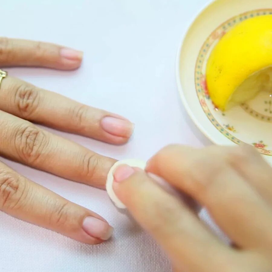 Лимонная ванночка для ногтей. Лимон на ногтях. Лимон укрепляет ногти. Ванночка для ногтей с лимоном. Ногтевой крем
