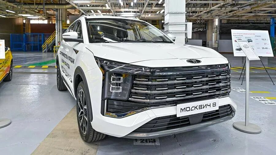 Changan рассекретил вторую модель линейки Avatr - электрофастбек 12 без заднего 
