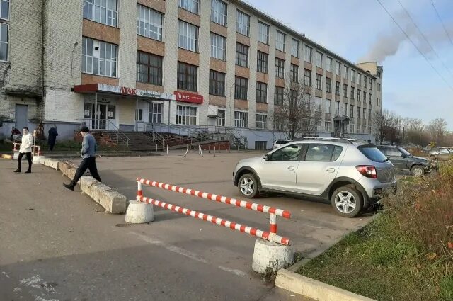 Закрыли автостоянку