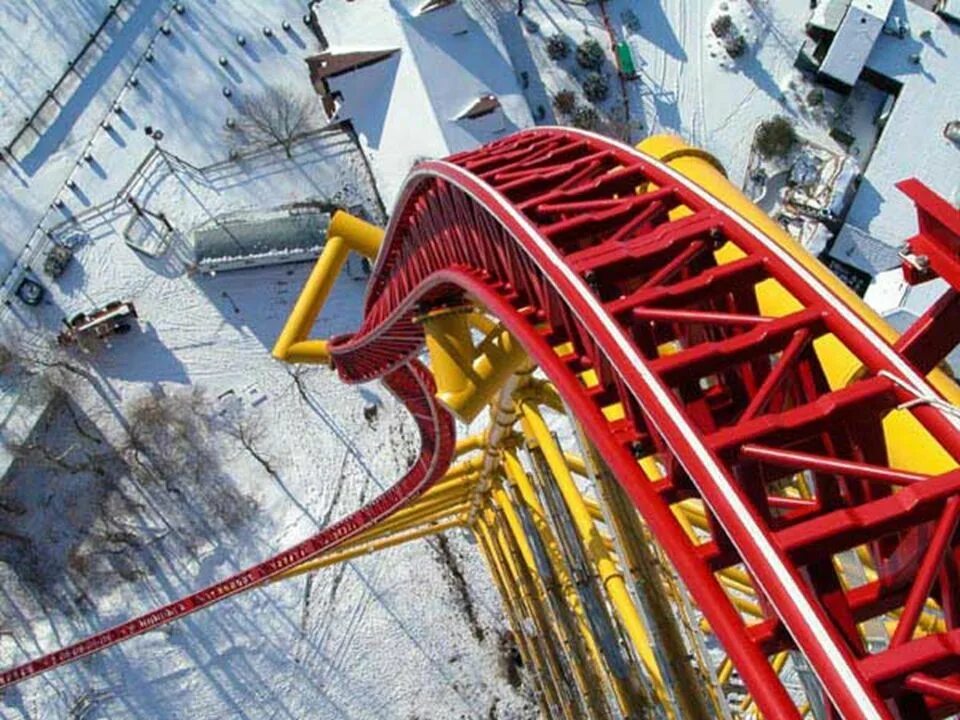 Экстремальные аттракционы в москве. Аттракцион Top Thrill Dragster. Roller Coaster аттракцион. Самые страшные горки в мире аттракционы. Самые опасные американские горки в мире.