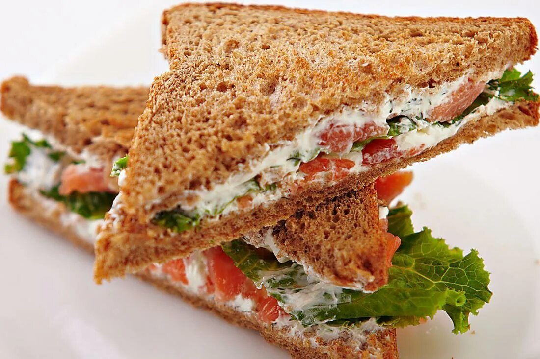 Сэндвич. Сэндвич с лососем. Сэндвич треугольный. Сэндвич с семгой. Выпечка номер 1 сэндвичи