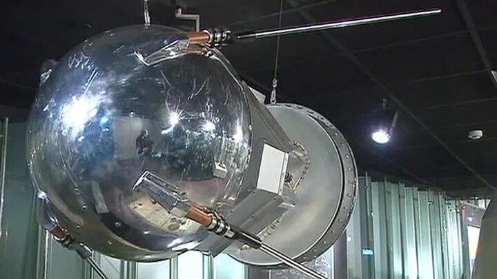 Изобретение первого спутника. Первый искусственный Спутник земли 1957 Королев. «ПС-1» («простейший Спутник-1»).. Спутник-1 искусственный Спутник Королев.