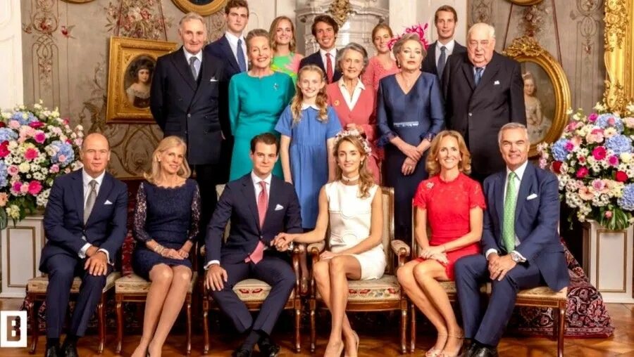 Самые богатые германии. Королевская семья. Королевская семья Германии. Богатая семья.