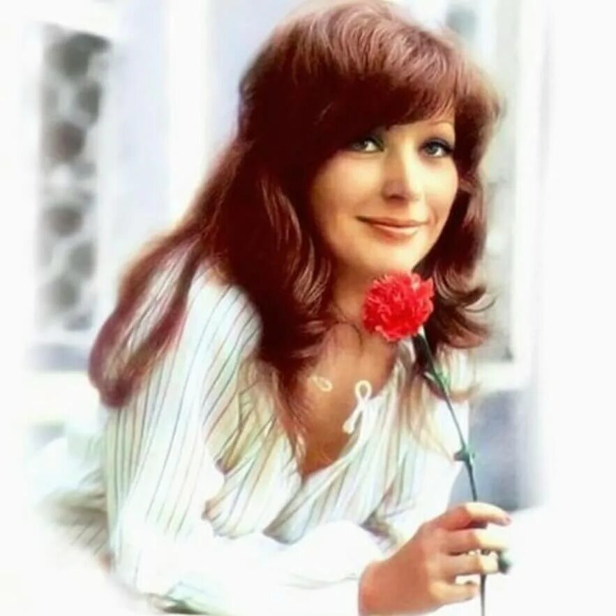 Молодую аллу пугачеву. Пугачева молодая. Пугачева алла борисовна в молодости. Молодую аллу пугачеву. Алла пугачева в молодости.