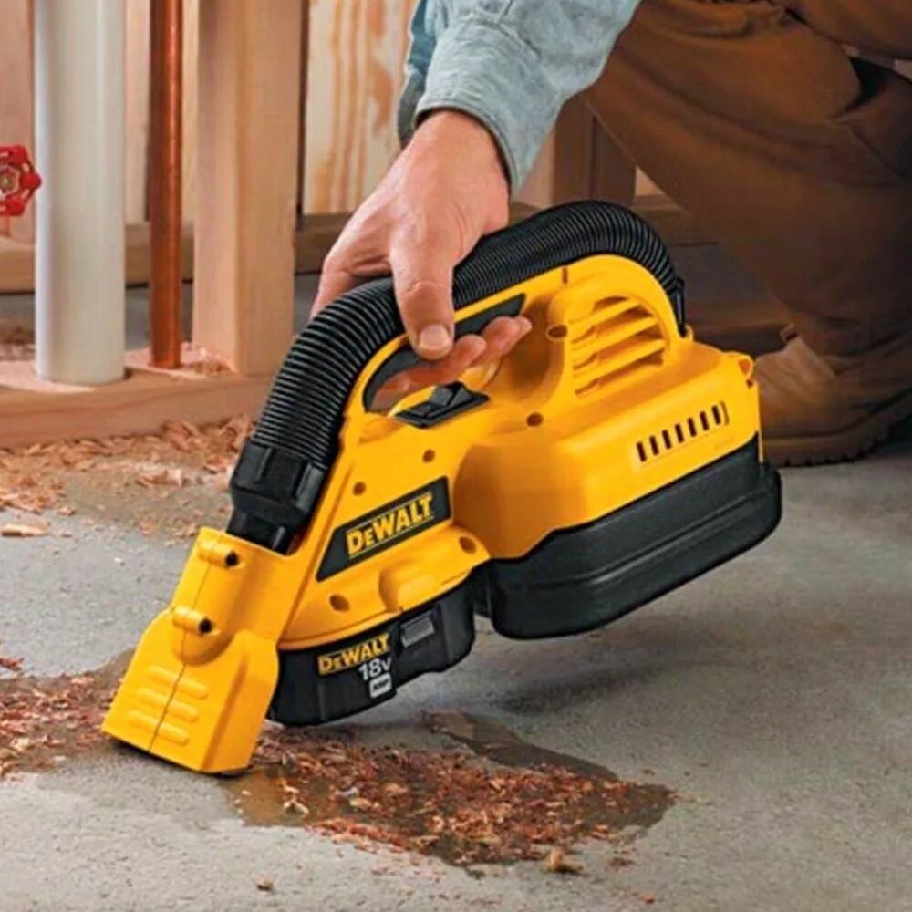 Аккумуляторный пылесос деволт. Пылесос dewalt 18v. dewalt dwv901l-qs. dewalt dwv902l.
