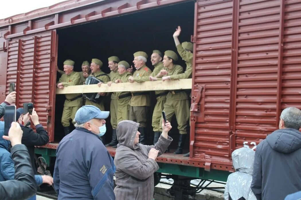 Поезда белогорск амурская область. Поезд Победы Белогорск. Поезд Победы Белогорск 2022. Поезд Победы 1 мая в Белогорске Амурской области 2022. Поезд Победы организаторы.