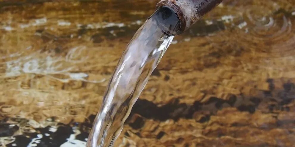 Вода питьевая водопроводная. Техническая вода в квартире. Техническая вода. Затопление квартиры. Техническая вода в квартире.