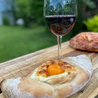 Хачапури и вину