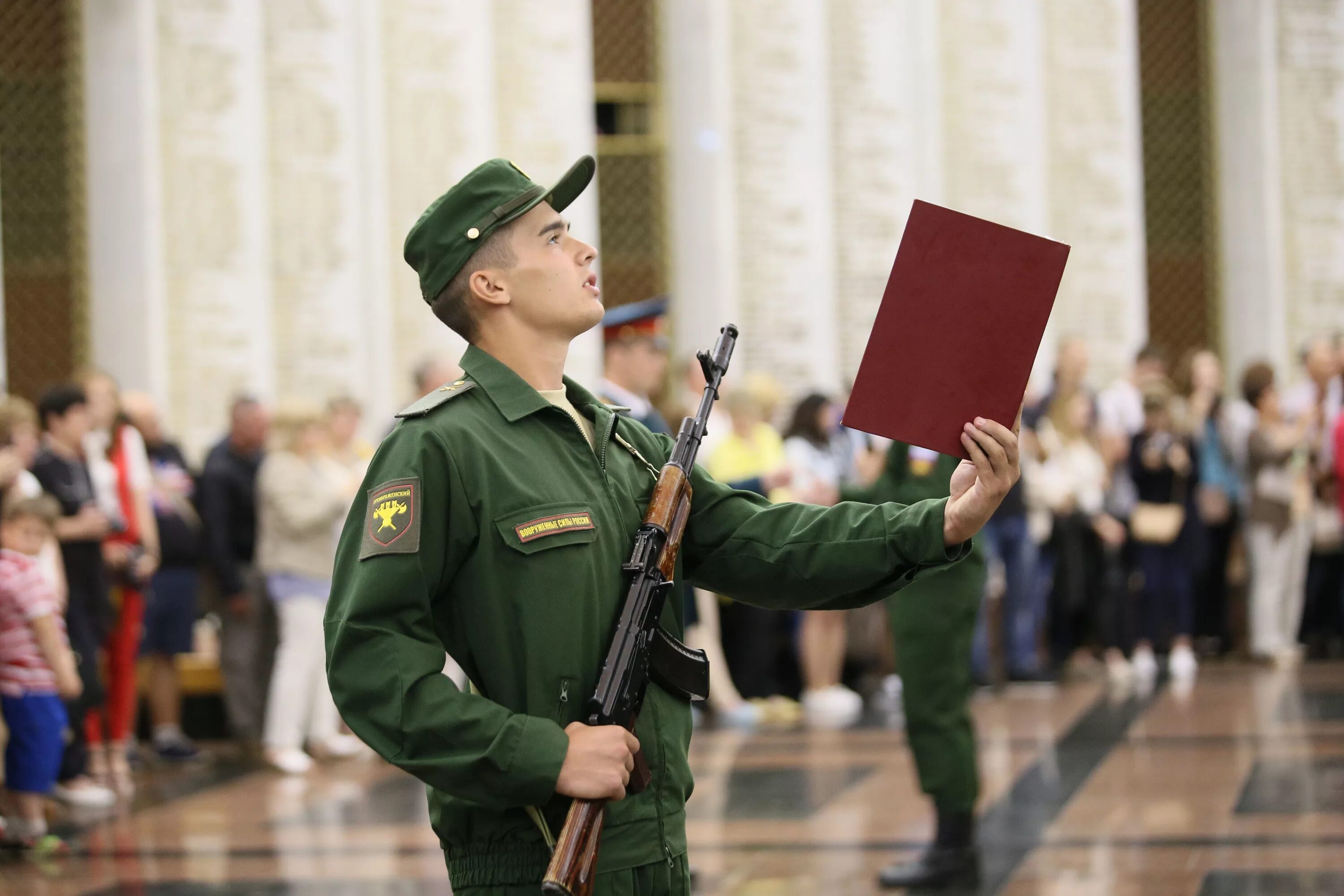 Армейский служащий. Военная служба. Военный призыв. Призывники. Служба в армии.