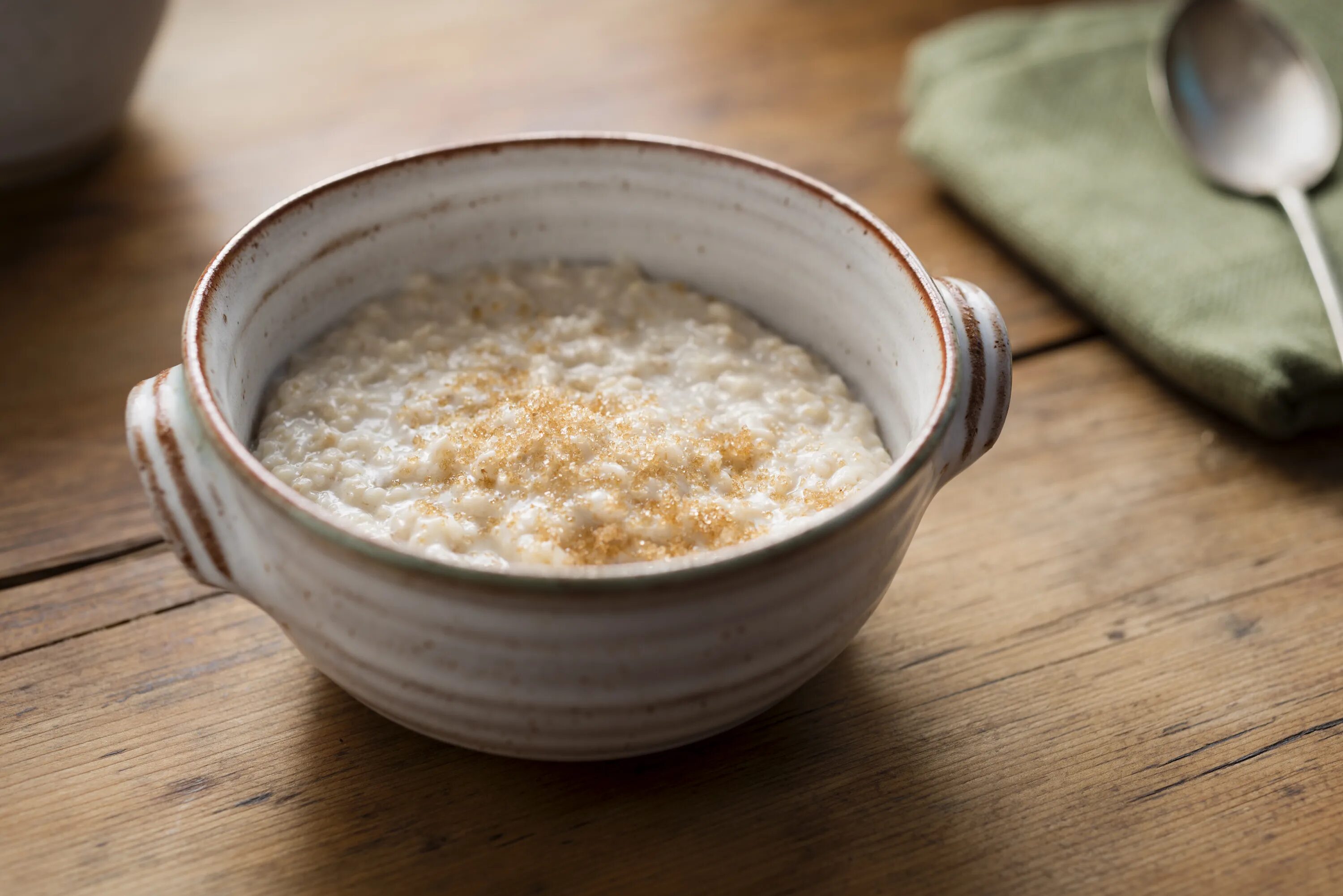 Овсяная каша на воде с маслом. Поридж овсянка. Porridge (овсяная каша). Белевская каша. Овсяная каша с молоком.