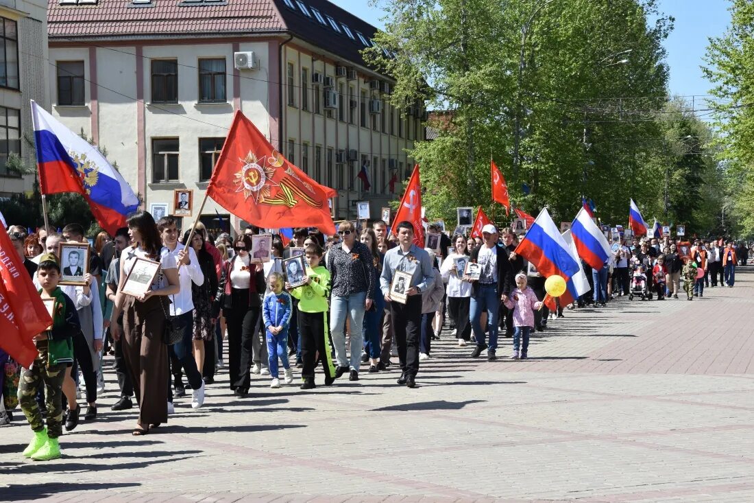 Бессмертный полк в городе Славянске-на-Кубани. 1999 Год парад в Славянске на Кубани. Бессмертный полк в Славянске на Кубани. Славянск 2012 год. Новости славянска на кубани сегодня последние свежие