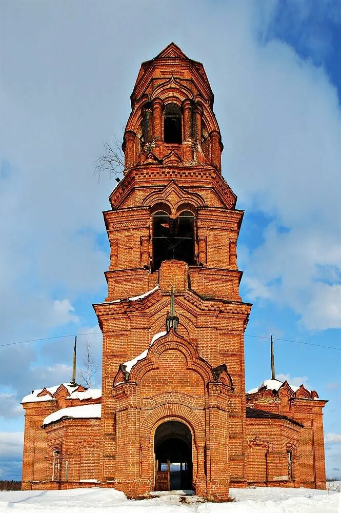 Благовещенская Церковь Покча. Покча Пермский край. Покча Церковь молния. Покча Чердынский район.