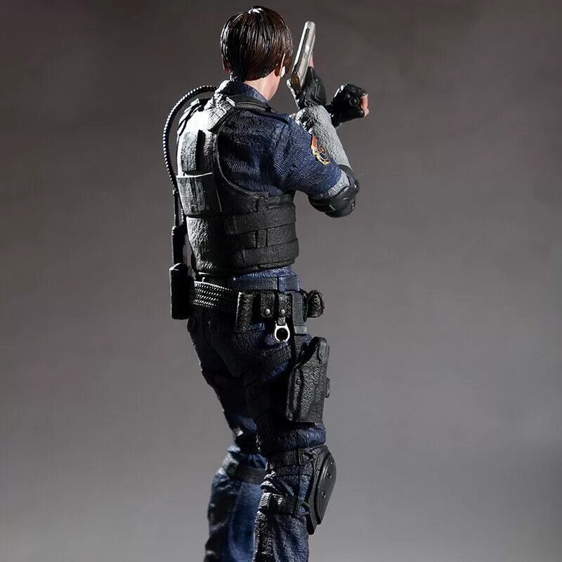 Leon kennedy figure. Фигурка леона кеннеди resident evil 4. Resident evil leon figure. Фигурка леона кеннеди. Фигурка леона кеннеди resident evil.