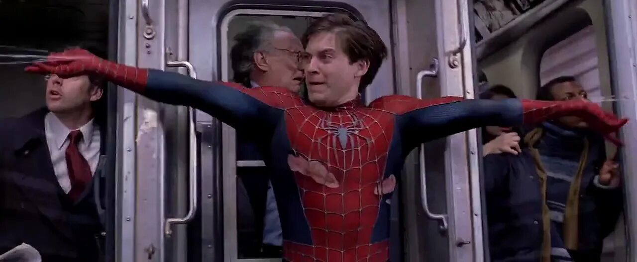 тоби магуайр человек паук 2. питер паркер тоби магуайр поезд. человек-паук тоби магуайр поезд. тоби магуайр останавливает поезд. человек-паук тоби магуайр поезд.