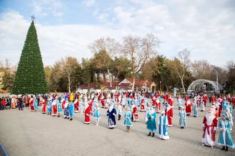 главная площадь анапы. анапа 2022 главная площадь. зимняя анапа 2020. новогодние гуляния в анапе. новогодняя анапа.